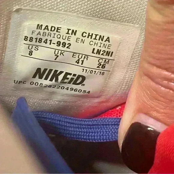 Nike Hyperdunk in Good to great Sz 8 Men’s Stars. Red White and Blue. American - Picture 11 of 14